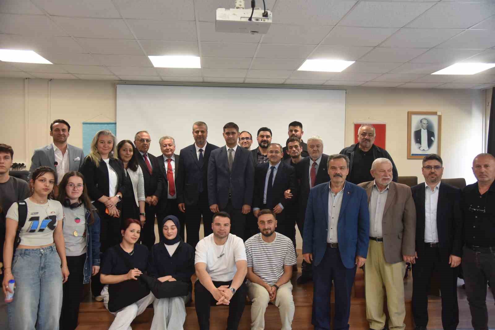 Ulukavak, savunma sanayi üzerine konferans verdi