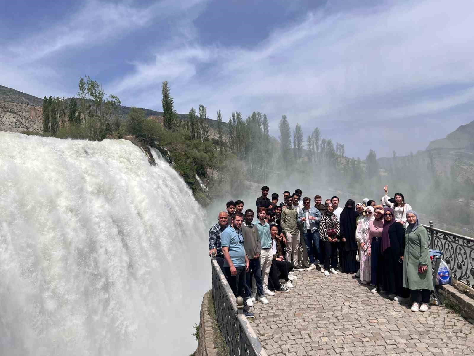 Unides ve YTB iş birliğiyle "ilçeden ilçeye kültür yolculuğu"