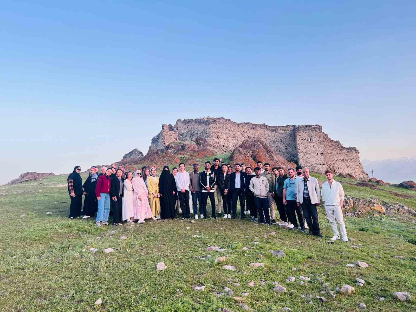 Unides ve YTB iş birliğiyle "il&ccedil;eden il&ccedil;eye k&uuml;lt&uuml;r yolculuğu"
