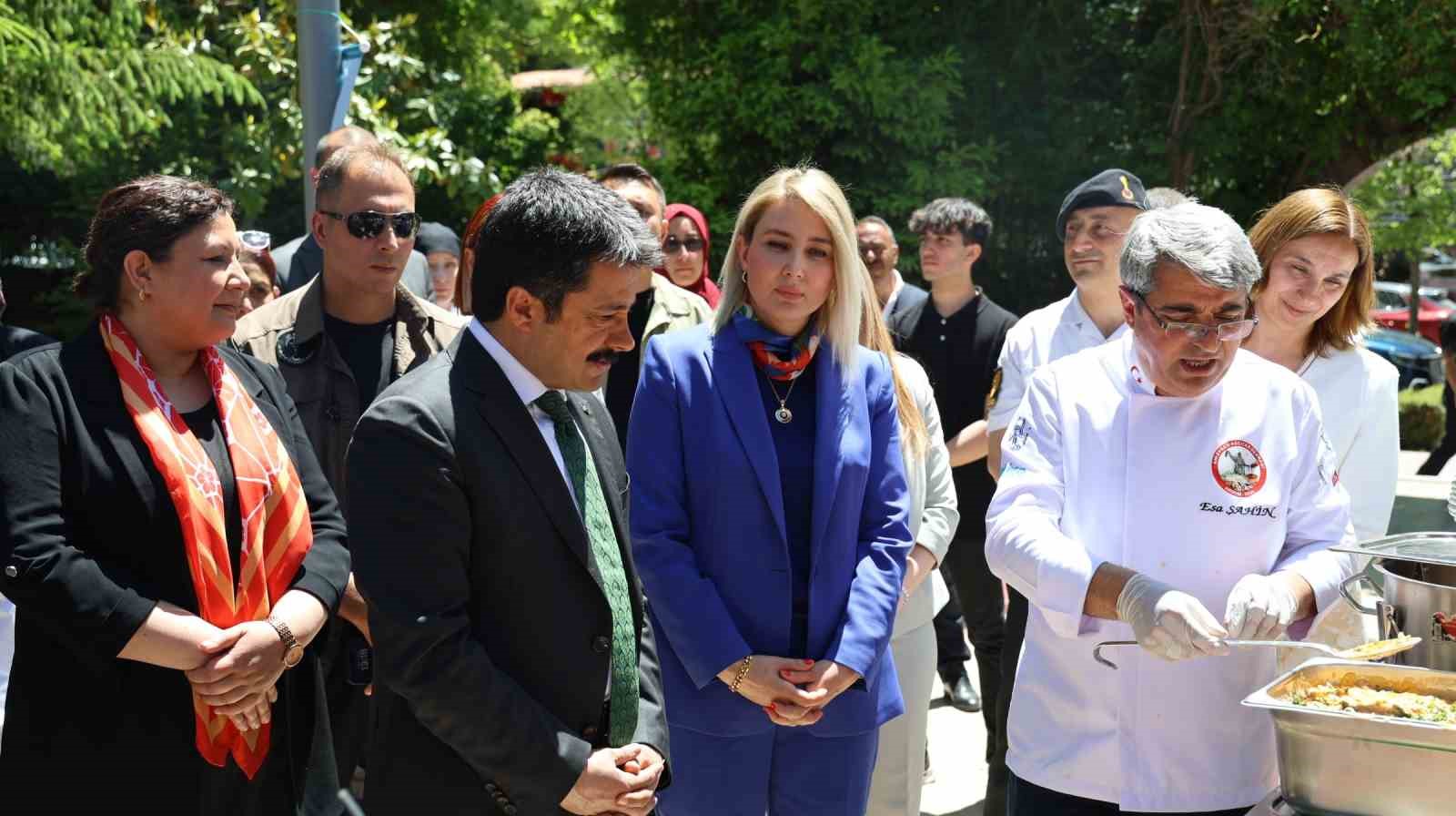 Yöresel Lezzetler Türk Mutfağı Haftası’na ’Ahi çorbası’ damga vurdu