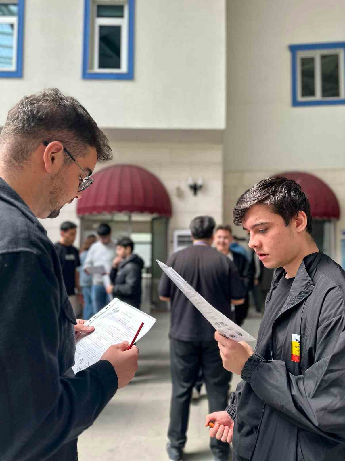 Dil becerilerini ‘Lingua Tour’ ile geliştirdiler
