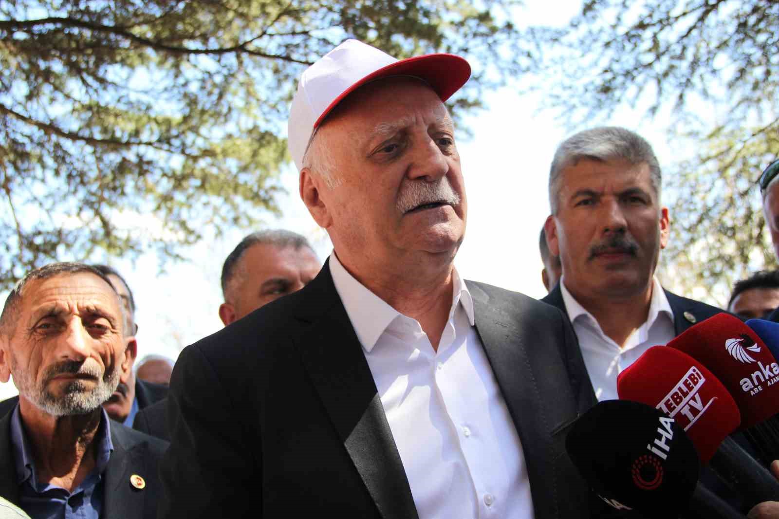 TZOB Genel Başkanı Bayraktar, Çorum’da zirai dondan etkilenen ceviz bahçelerini inceledi