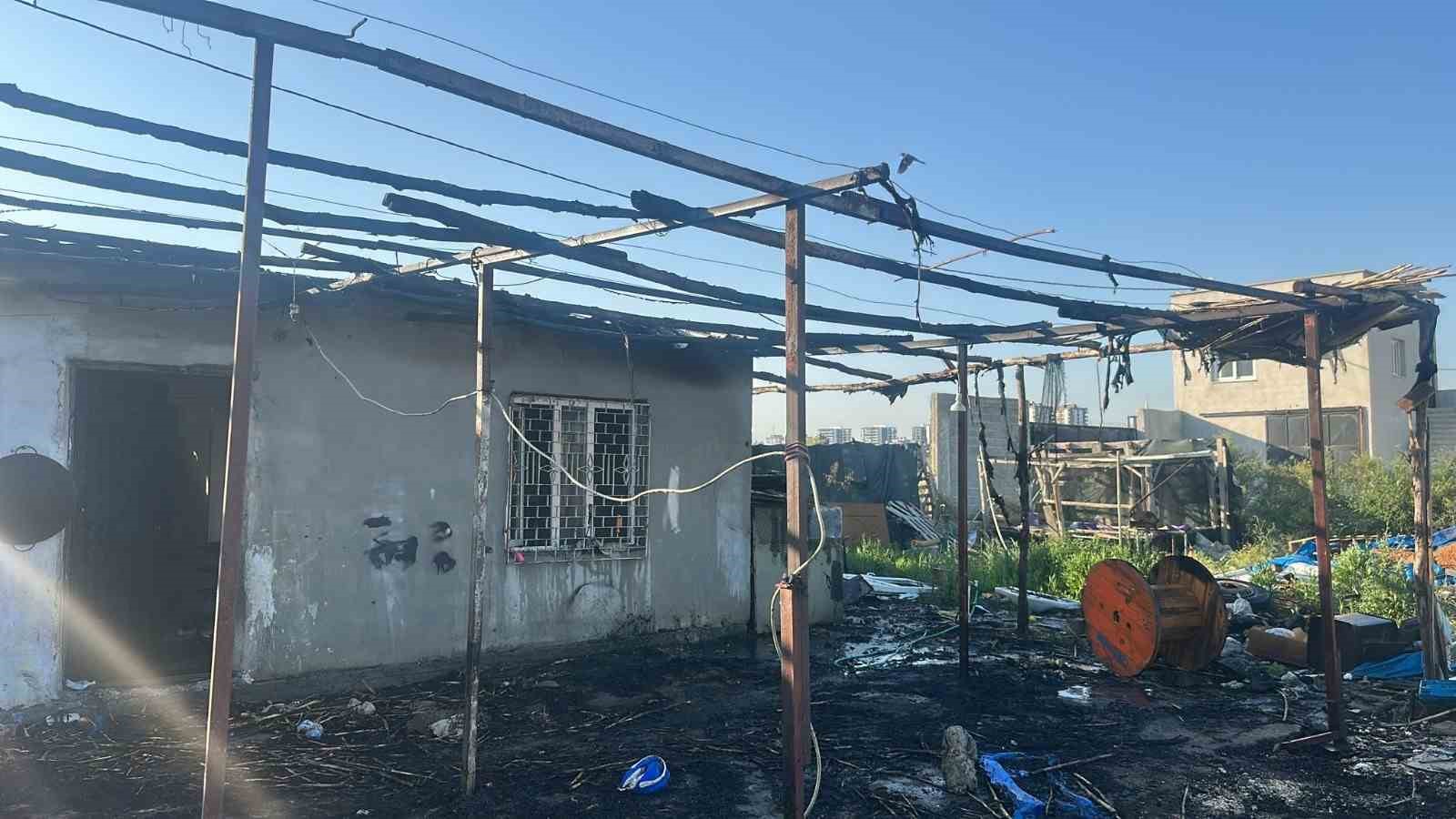 Bahçe evinde çıkan yangın maddi hasara neden oldu