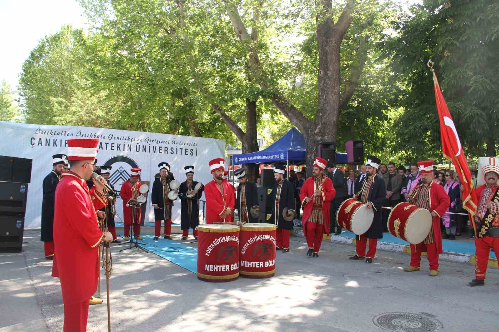 &Ccedil;AK&Uuml;FEST 2025 Bilim, K&uuml;lt&uuml;r ve Sanat Festivali kortej y&uuml;r&uuml;y&uuml;ş&uuml; yoğun ilgi g&ouml;rd&uuml;
