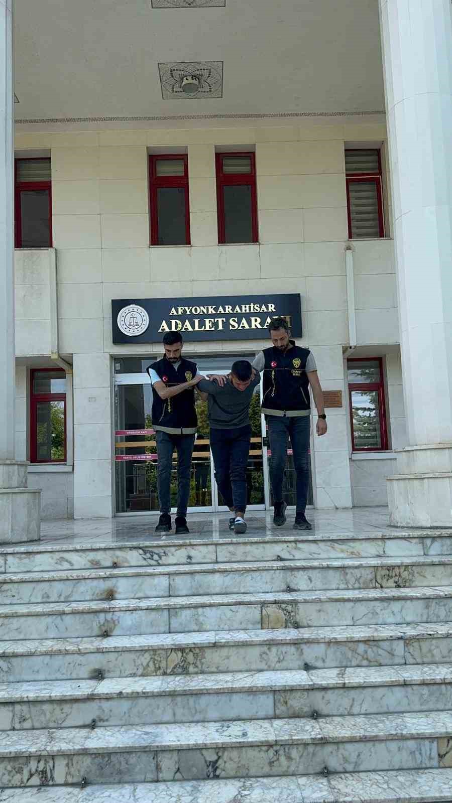 Kan donduran cinayette sanıktan mahkemede soğukkanlı savunma