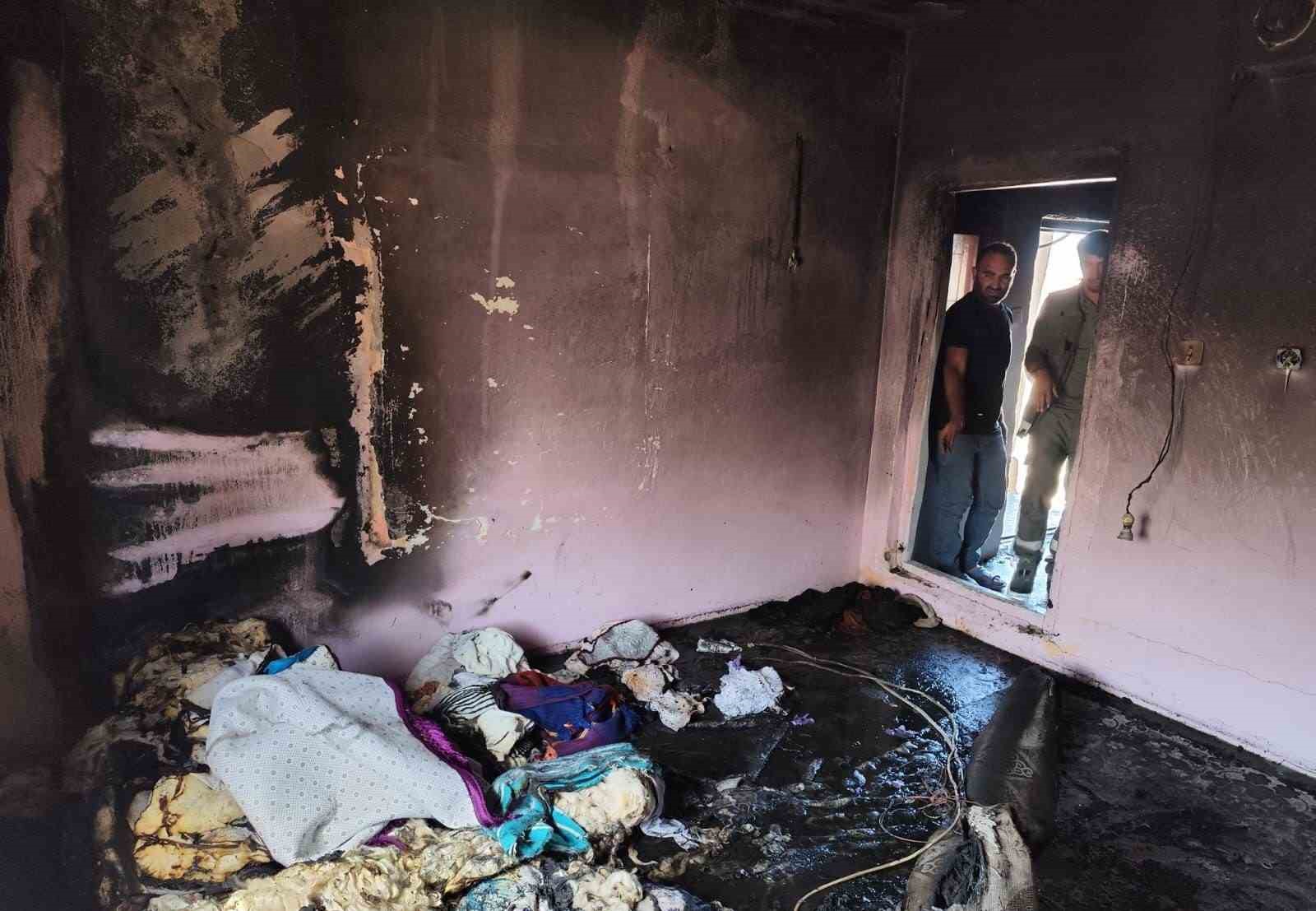 Siirt’te yanan ev küle döndü