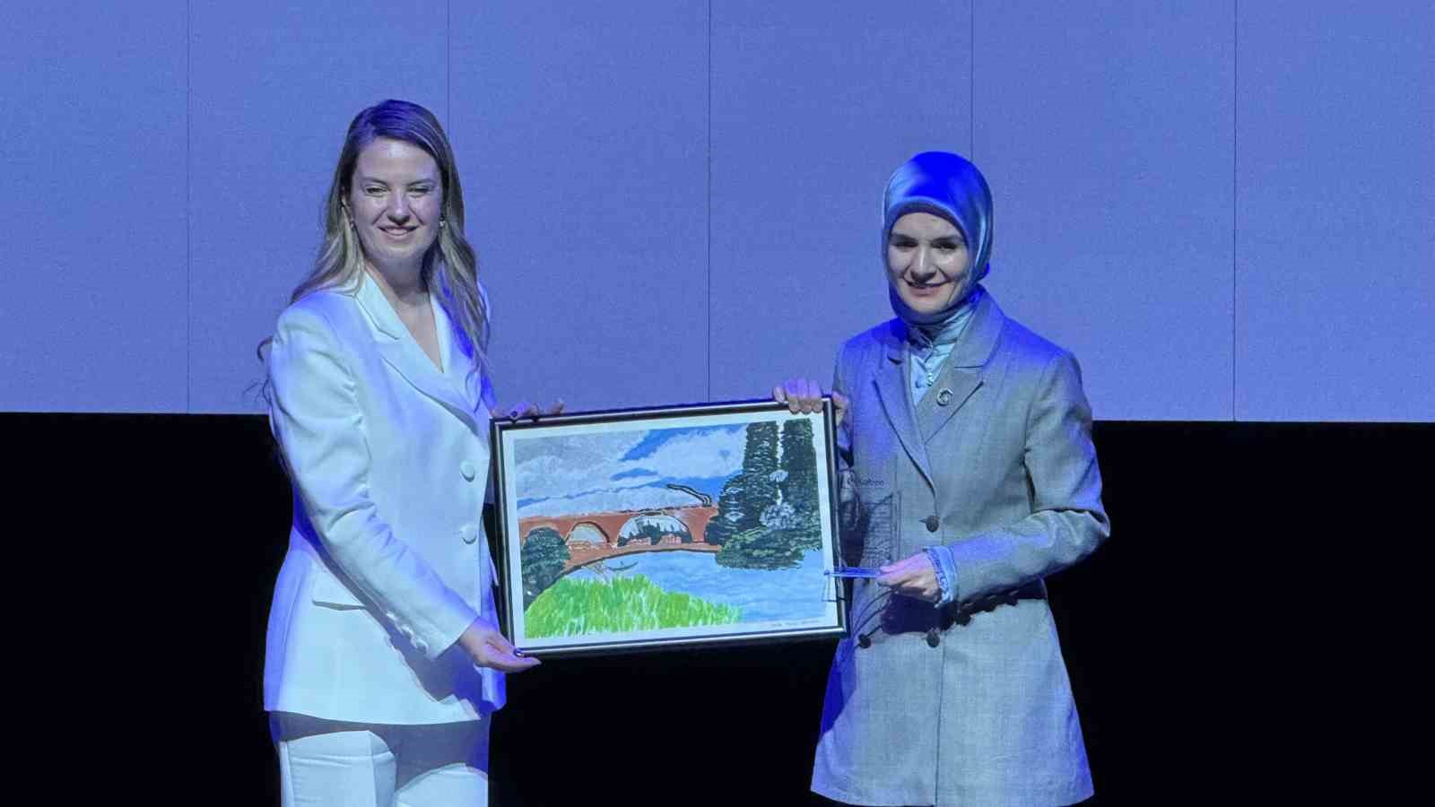 Aile ve Sosyal Hizmetler Bakanı Mahinur Özdemir Göktaş, Kalben Çocuk Köyü projesi lansmanına katıldı