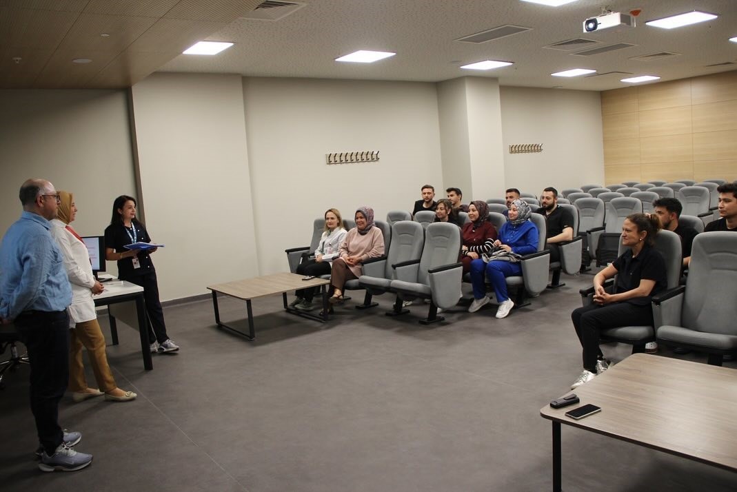 K&uuml;tahya Şehir Hastanesinde "Acil Bakım Hemşireliği Sertifikalı Eğitim Programı"
