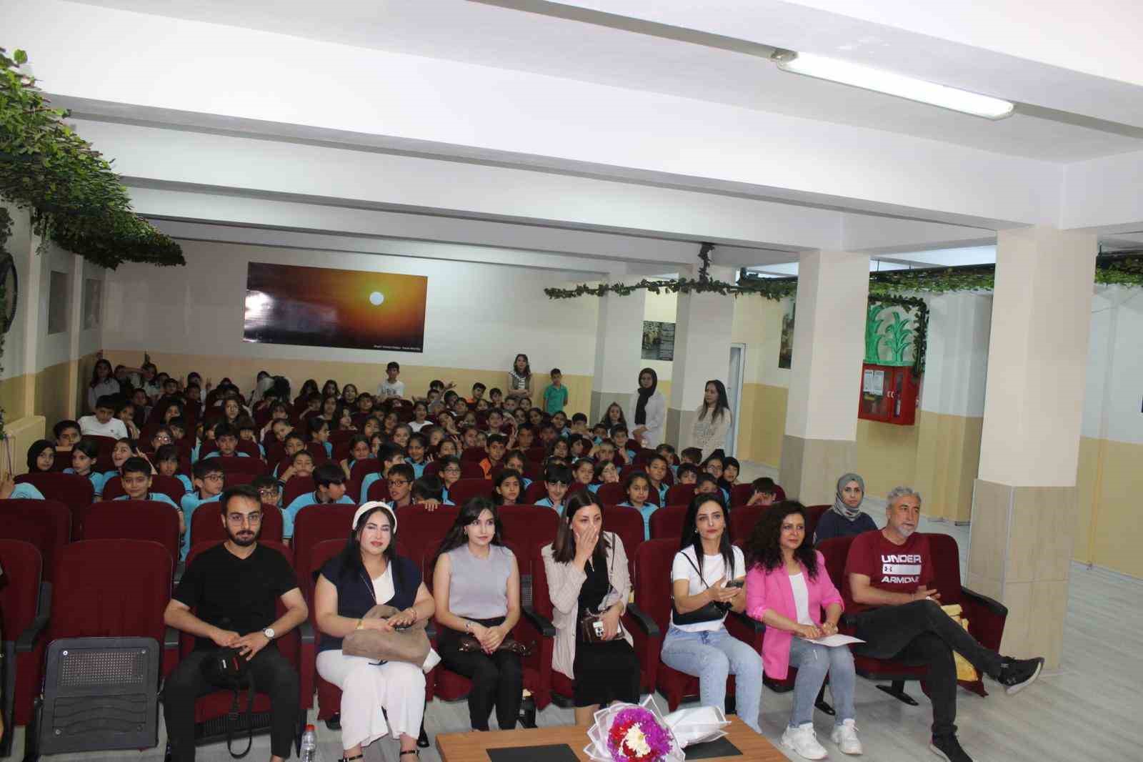 Bingöl’de ilkokul öğrencilerine ’deprem gerçeği’ söyleşisi
