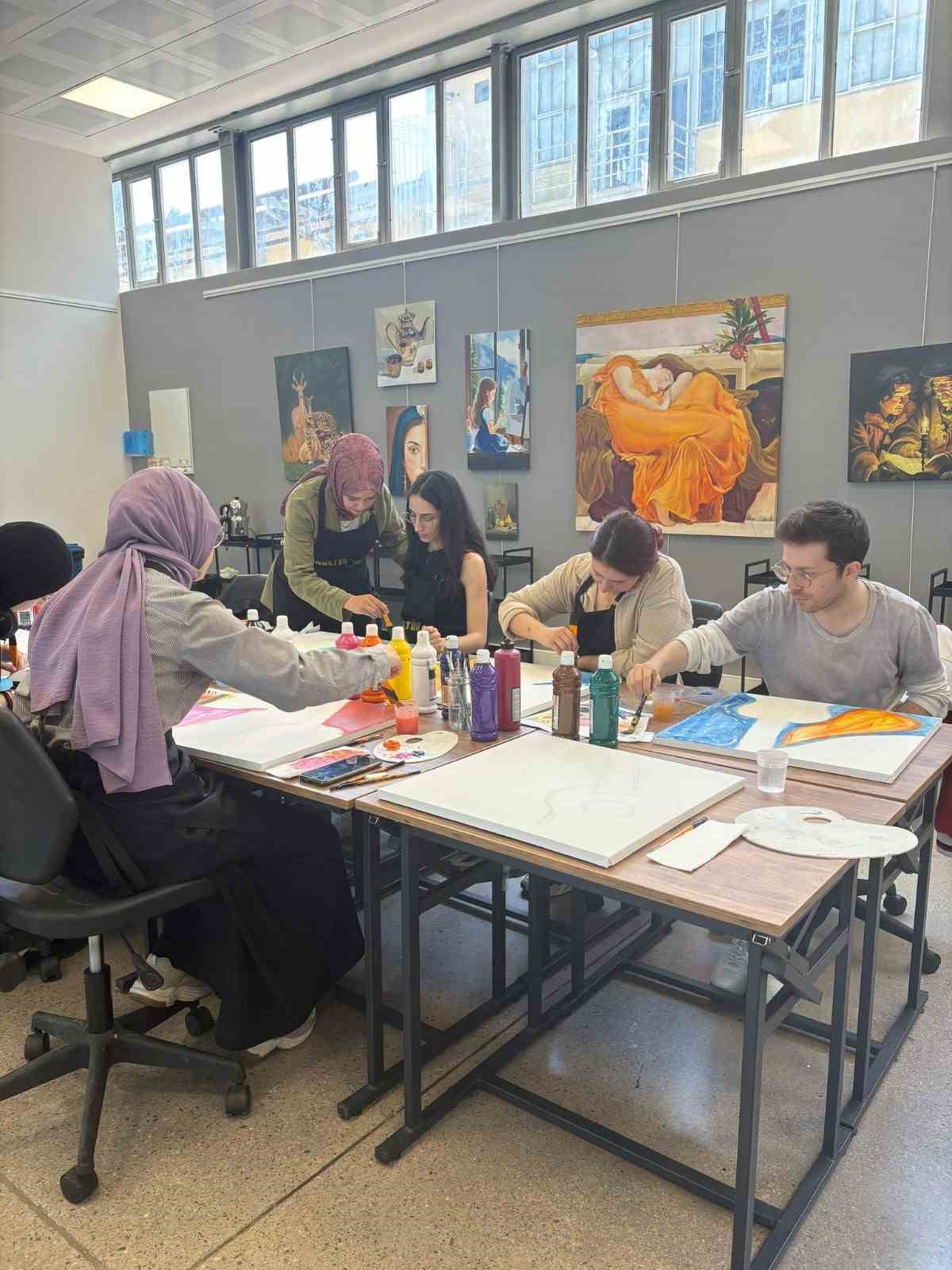 Gençler sanatla buluştu
