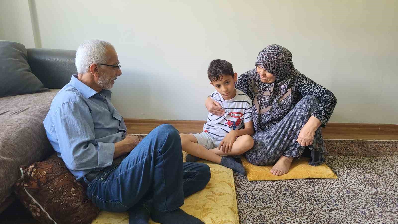 Sol koluyla rakete, spor ile hayata sarıldı
