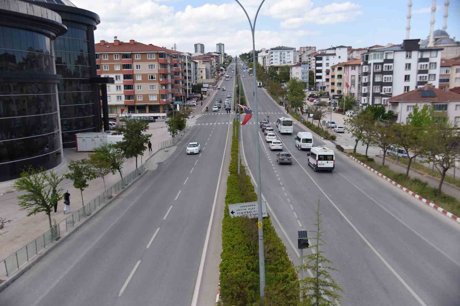 Bilecik Belediyesi’nden yaya geçişi ve orta refüjlerin korunması için uyarı