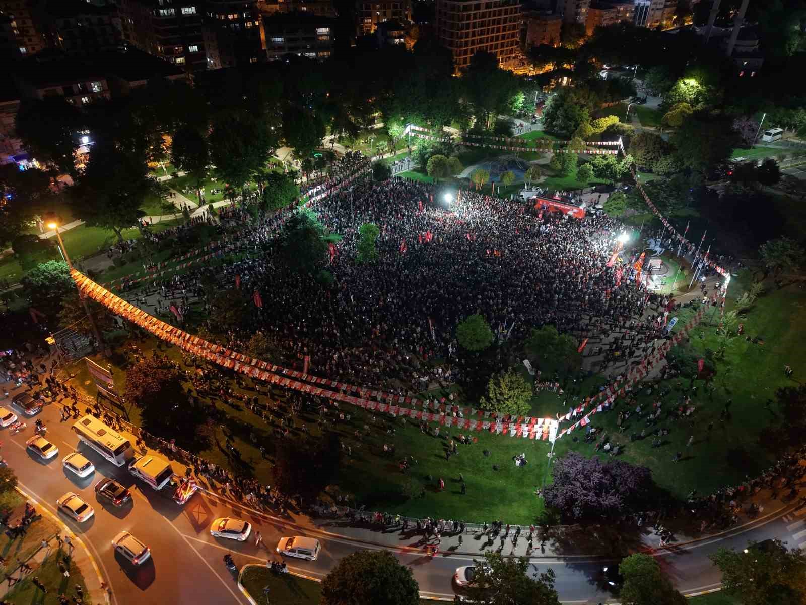 CHP’nin Pendik mitinginde beklenen kalabalık oluşmadı, alan boş kaldı