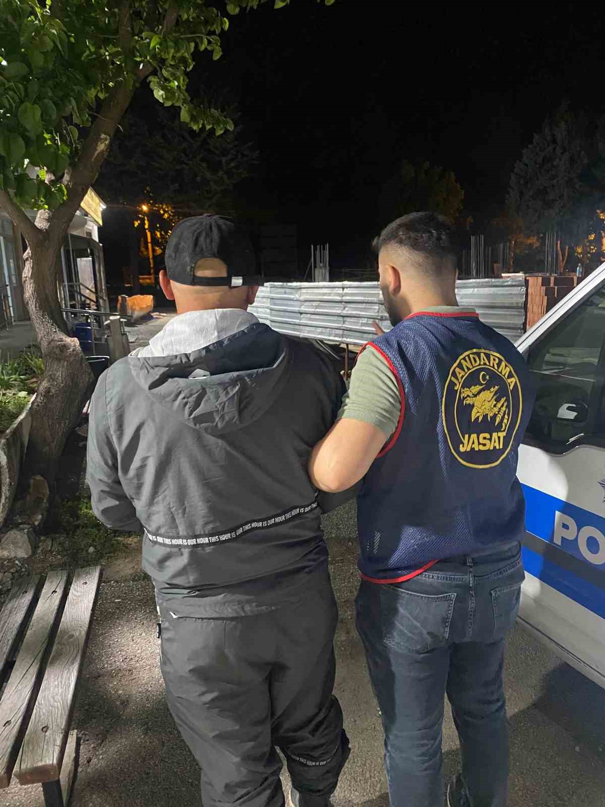 Afyonkarahisar’da aranan şahıs Isparta’da yakalandı