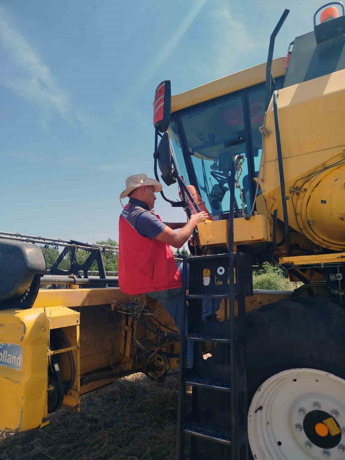 Muğla&rsquo;da Bi&ccedil;erd&ouml;verle hububat hasadı başladı
