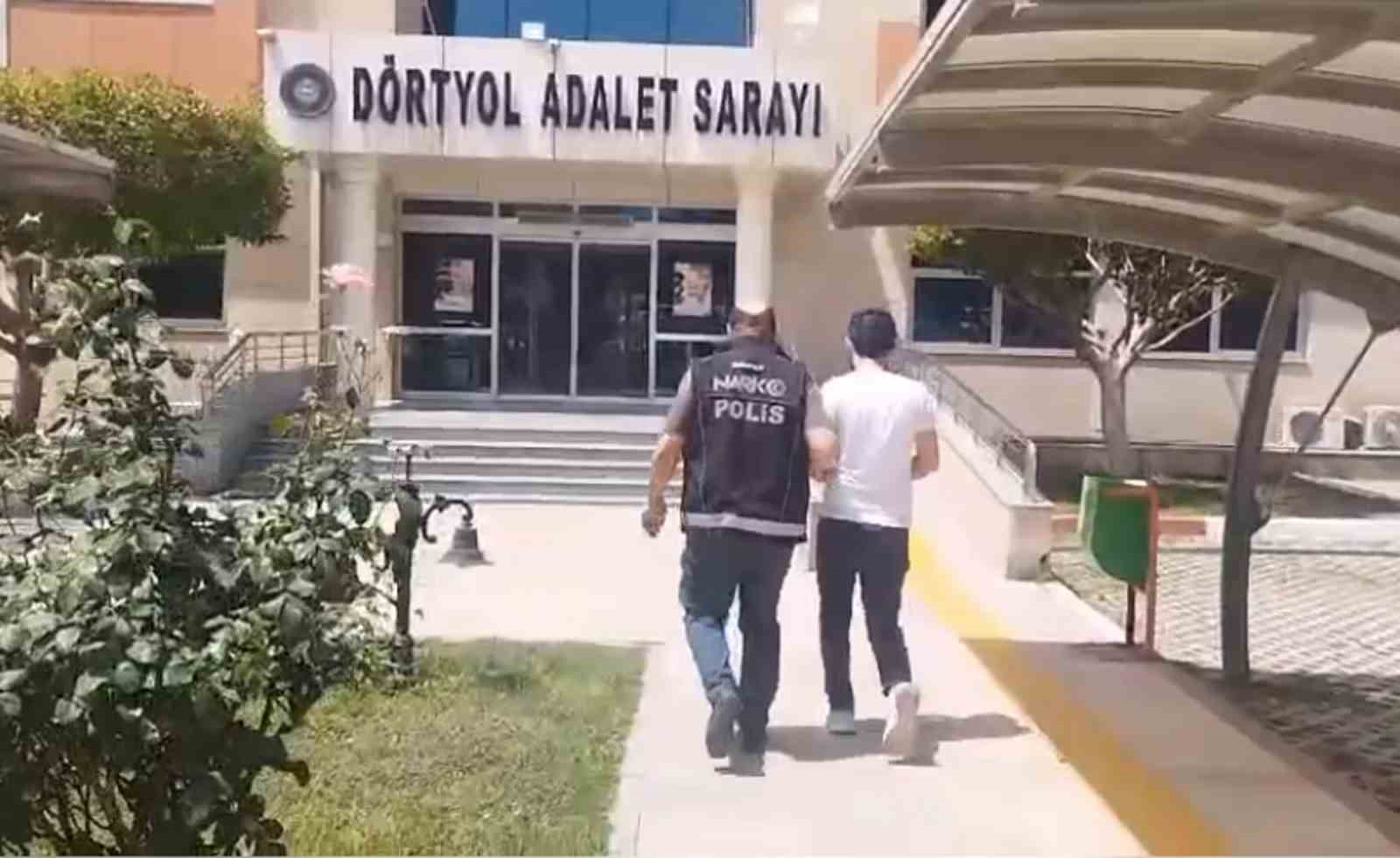 Dörtyol’da uyuşturucu operasyonu; 3 gözaltı 1 tutuklama