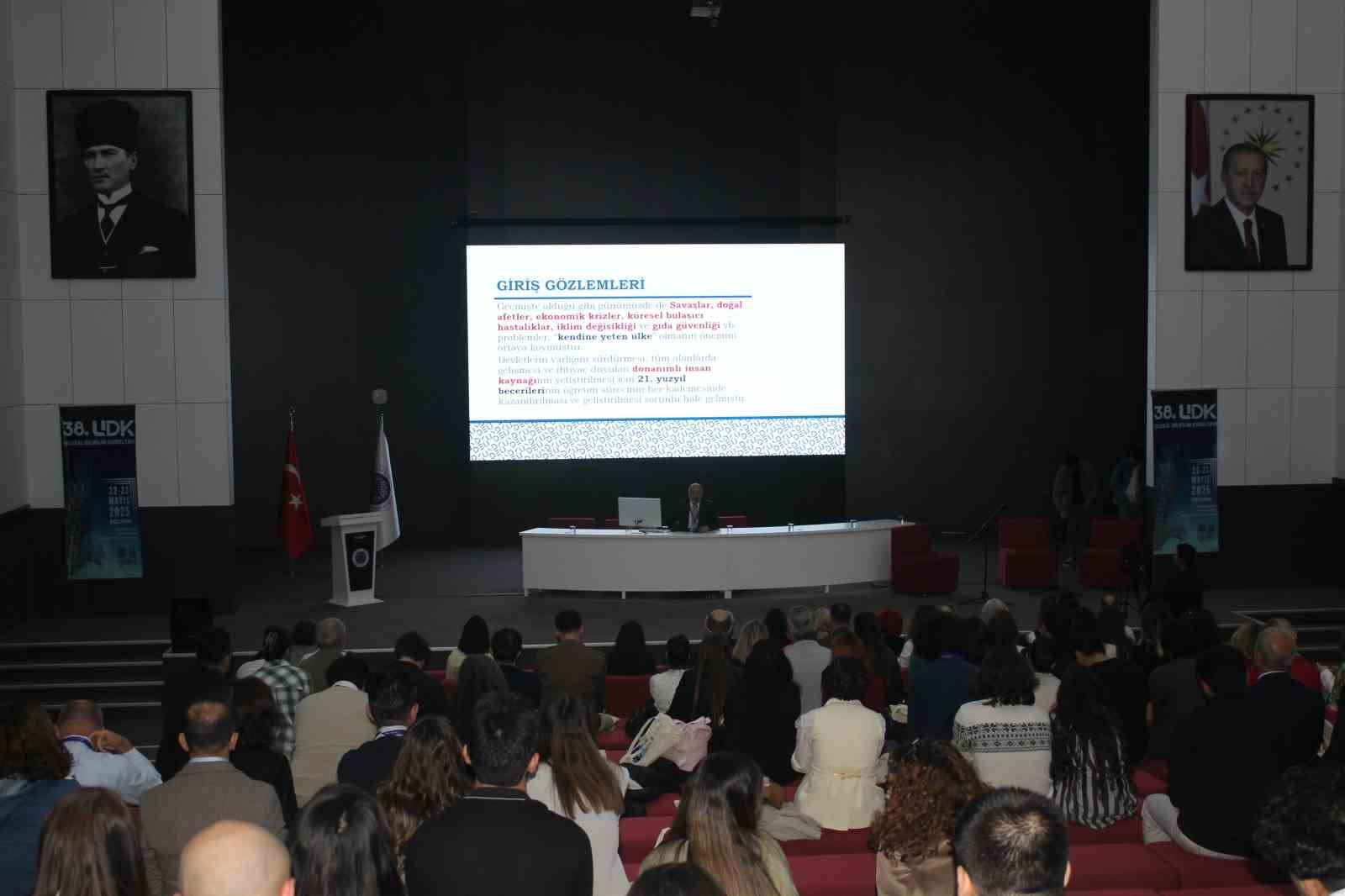 38. Ulusal Dilbilim Kurultayı Erzurum&rsquo;da başladı
