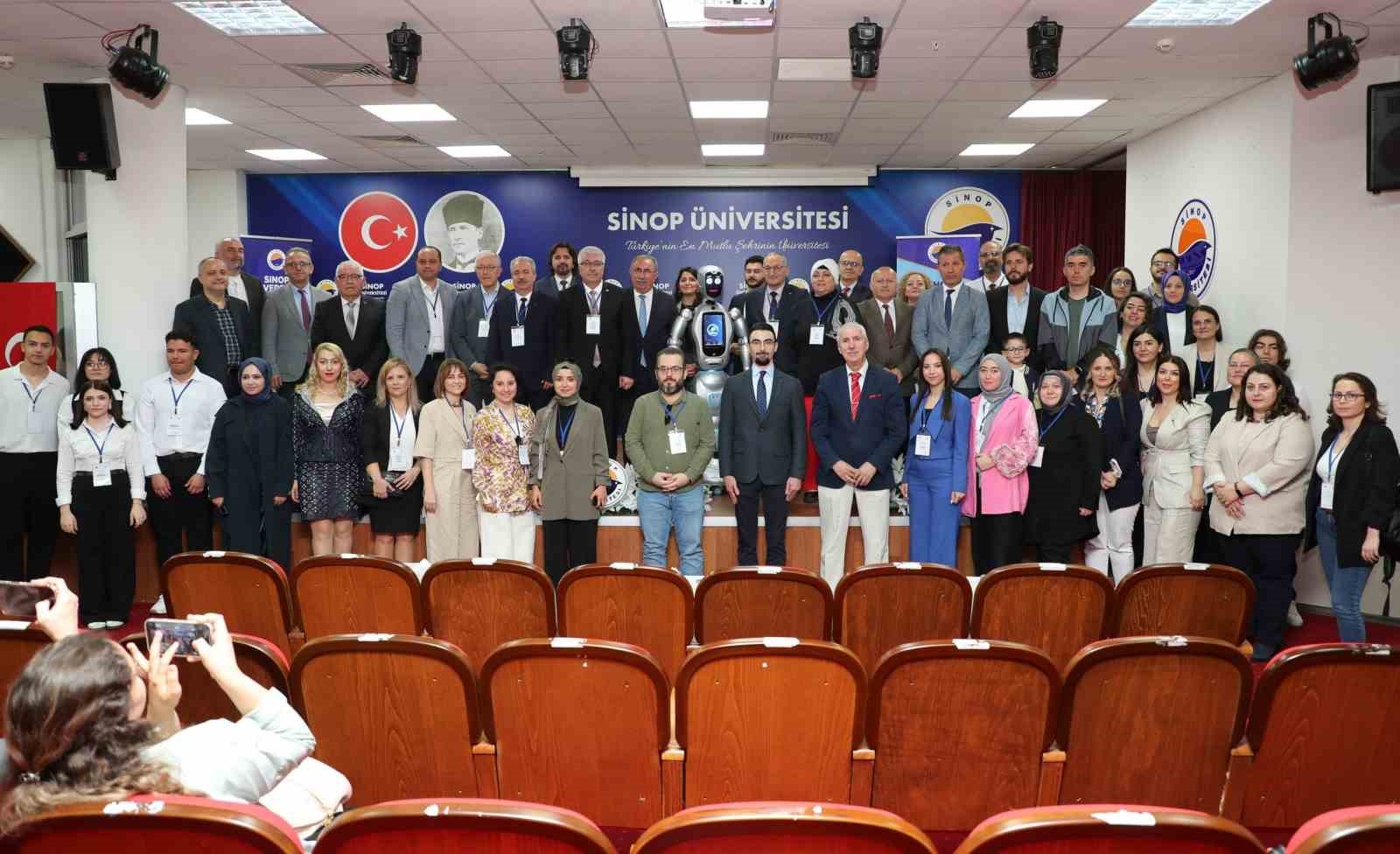 Akademisyen robot Maya, Sinop’ta konuştu
