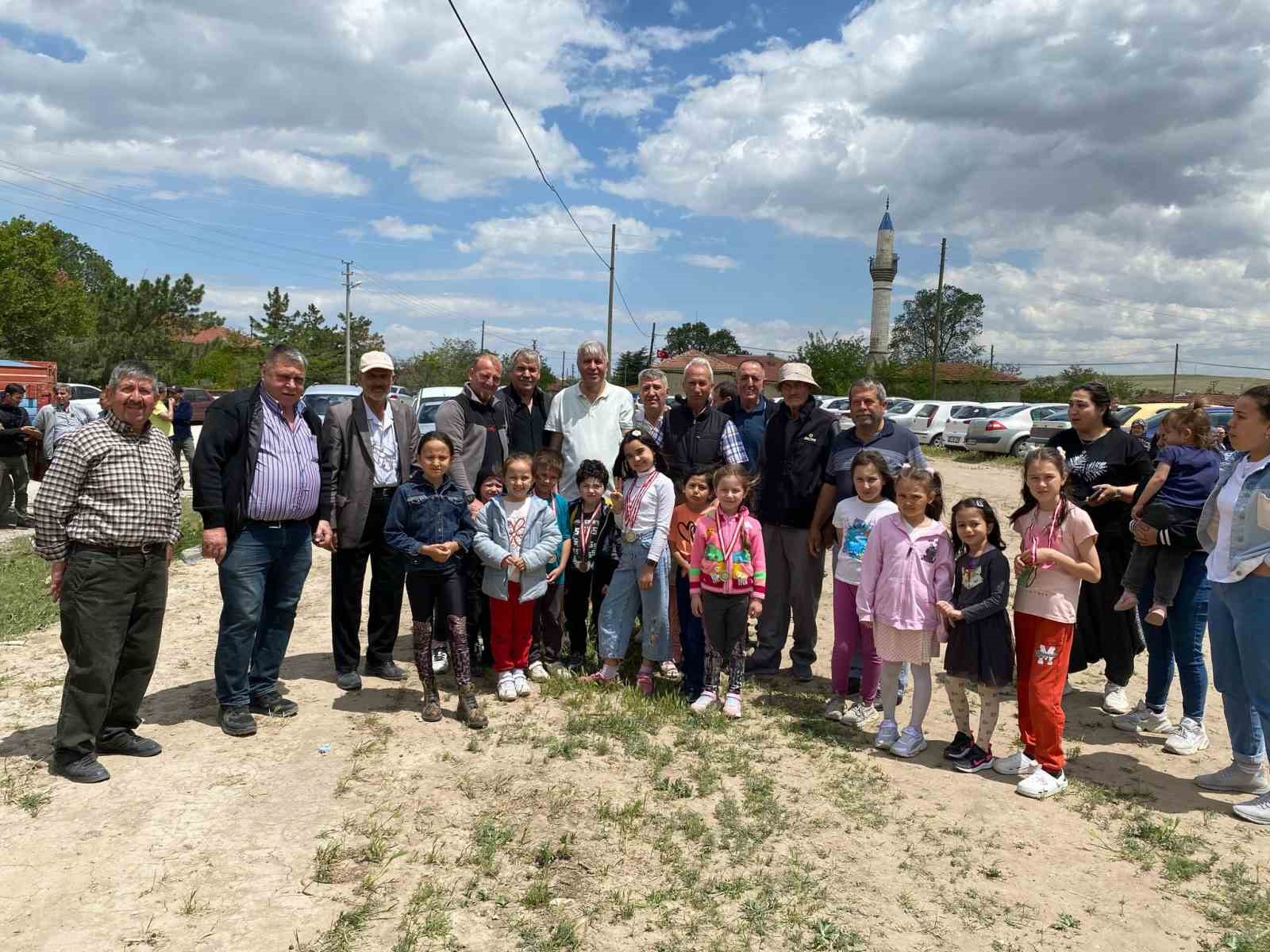 Umraniye köy halkı bahar şenliğinde buluştu
