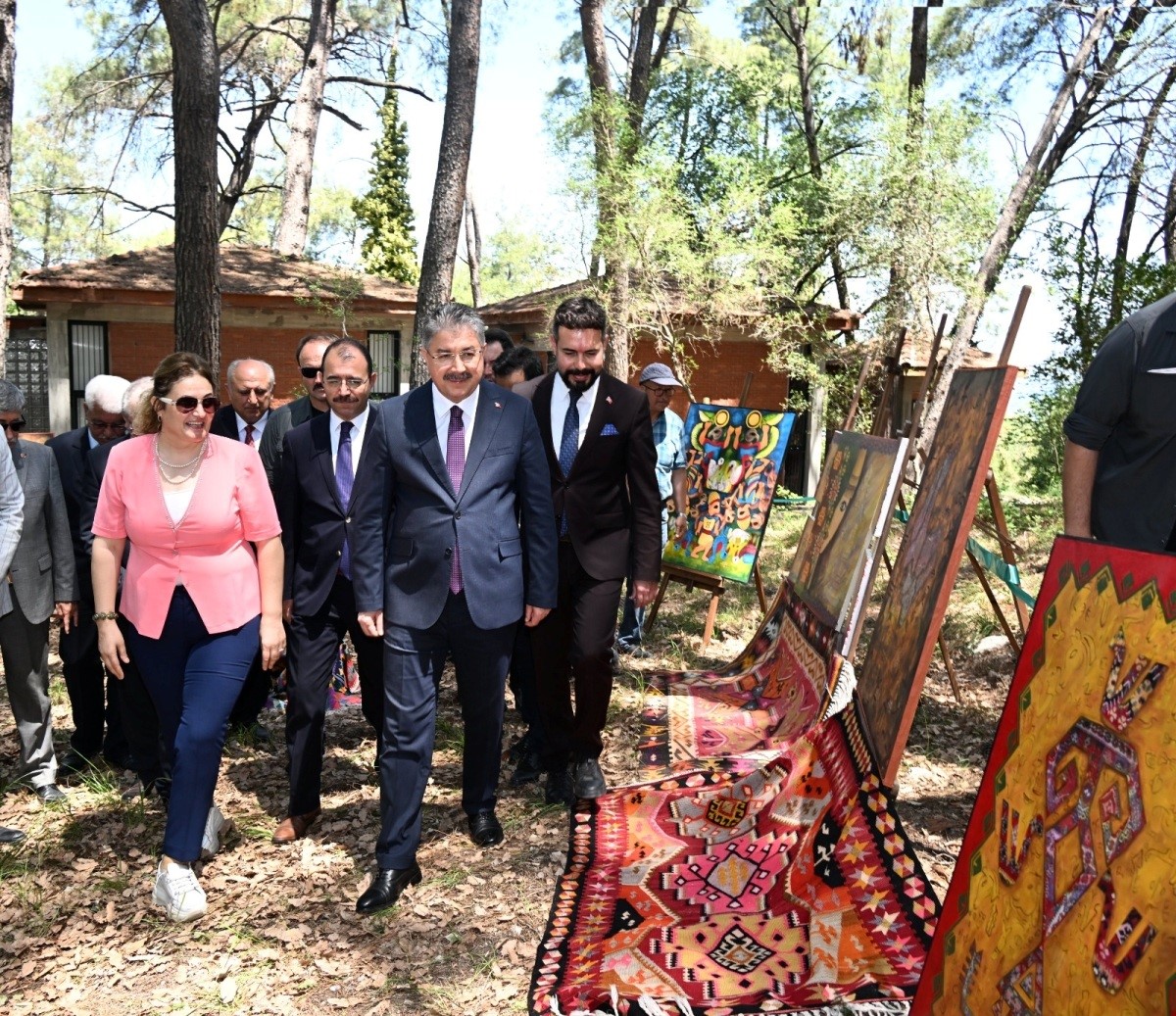 Osmaniye’de "Karatepeden İzler" sergisi düzenlendi
