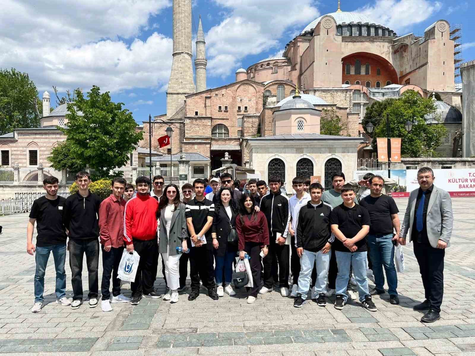 Dilovası Kaymakamlığı’ndan İstanbul’a kültür gezisi