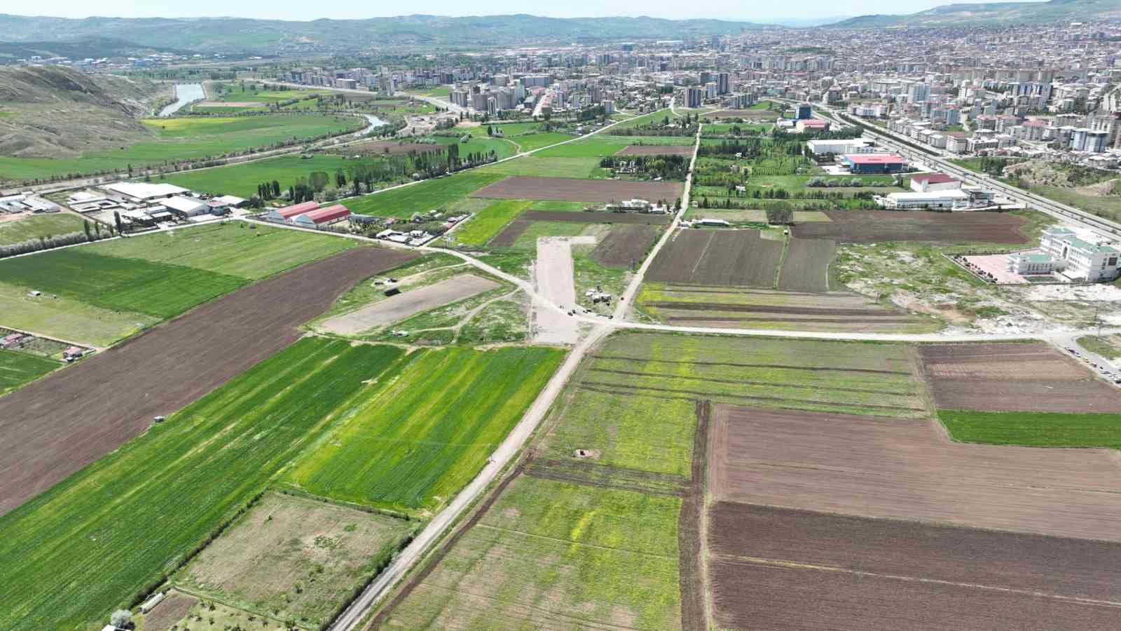 Sivas Belediyesi’nden model uçak ve motor sporlarına özel alan
