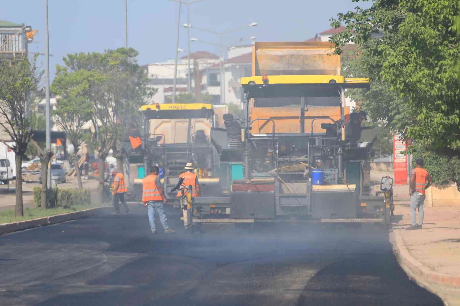 Elazığ’da asfalt yenileme çalışmaları sürüyor
