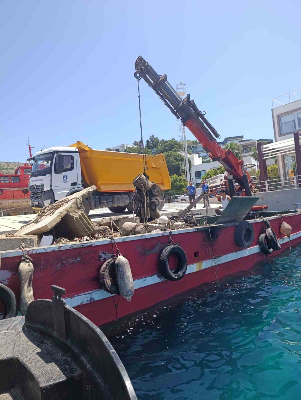 Bodrum’dan 30 ton atık daha çıkarıldı

