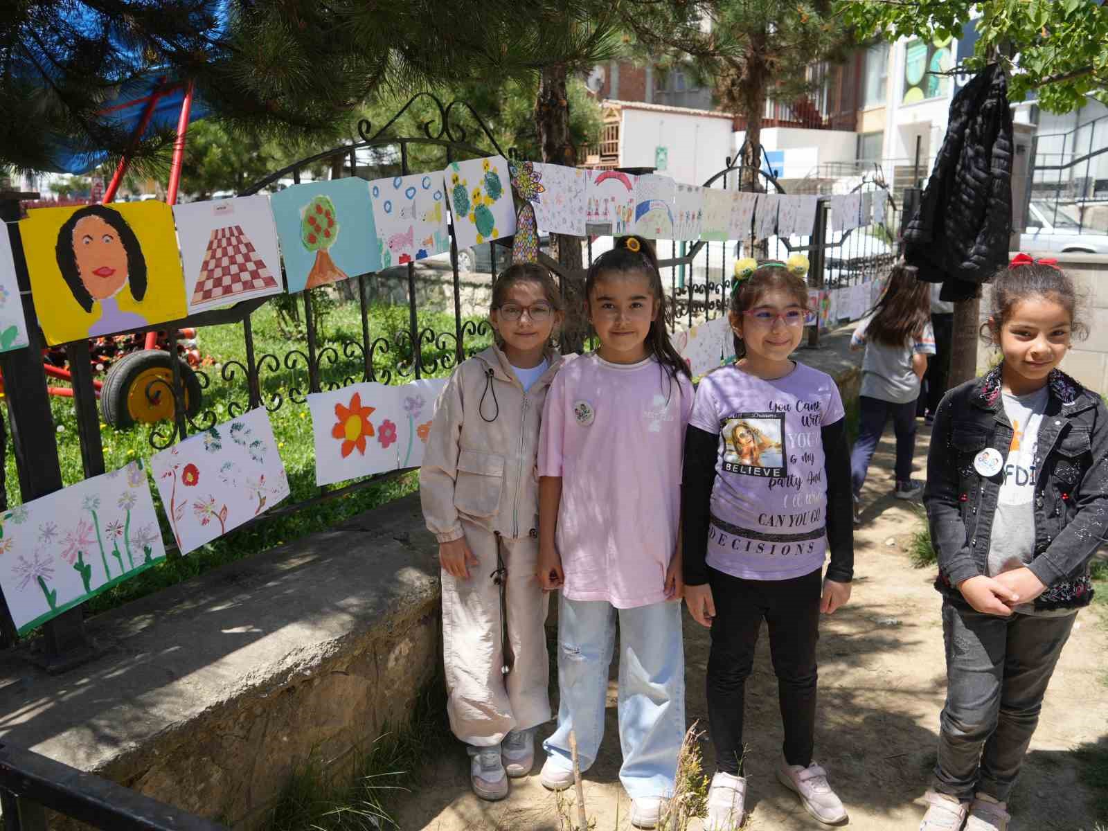Bu ders çok farklı: Öğrenciler hem eğlendi hem sağlıklı yaşamla ilgili eğitim aldı
