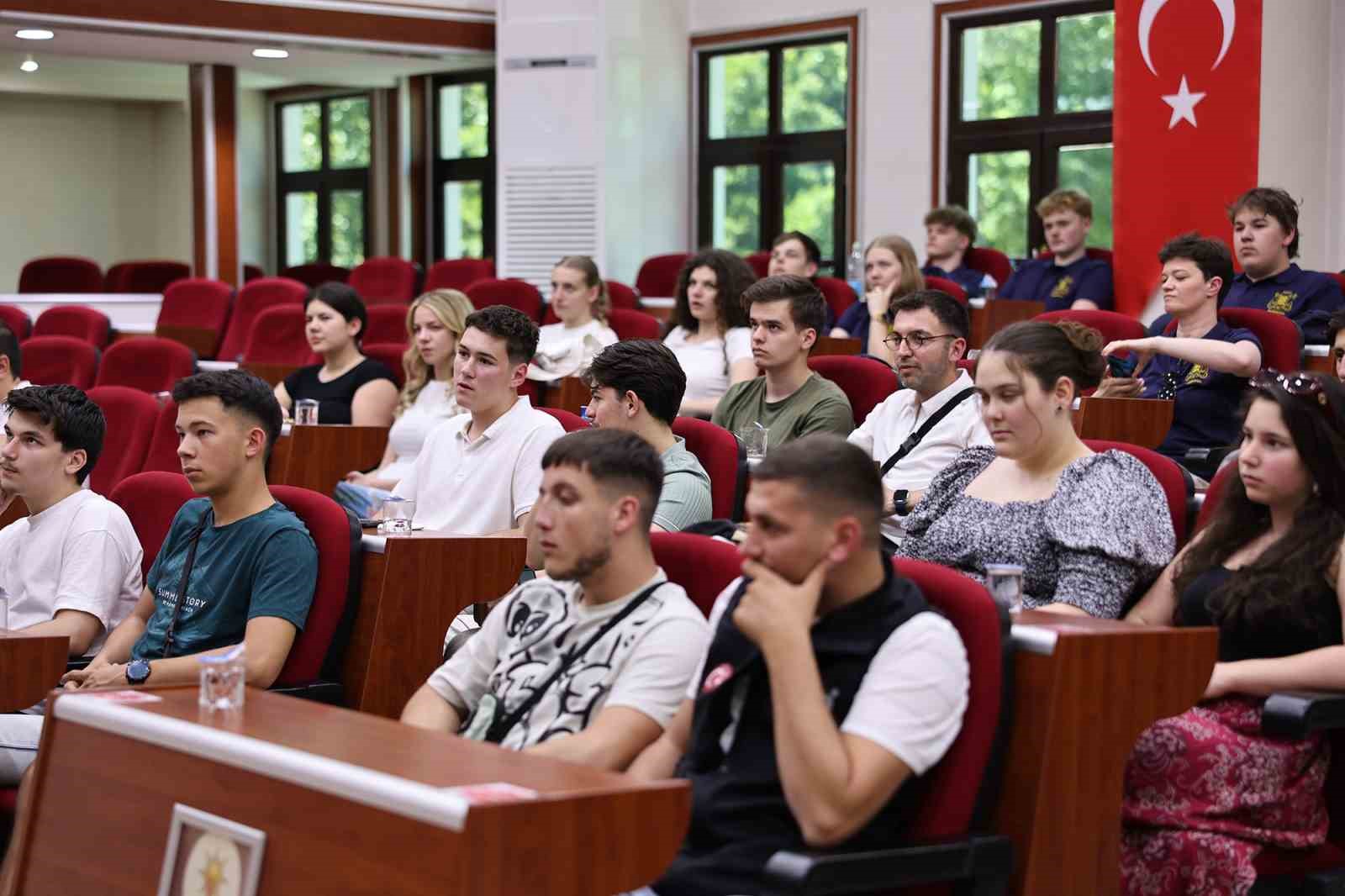 Sakarya Büyükşehir’in ‘dirençli şehir’ hedefi farklı renklerden gencin ilgi odağı oldu