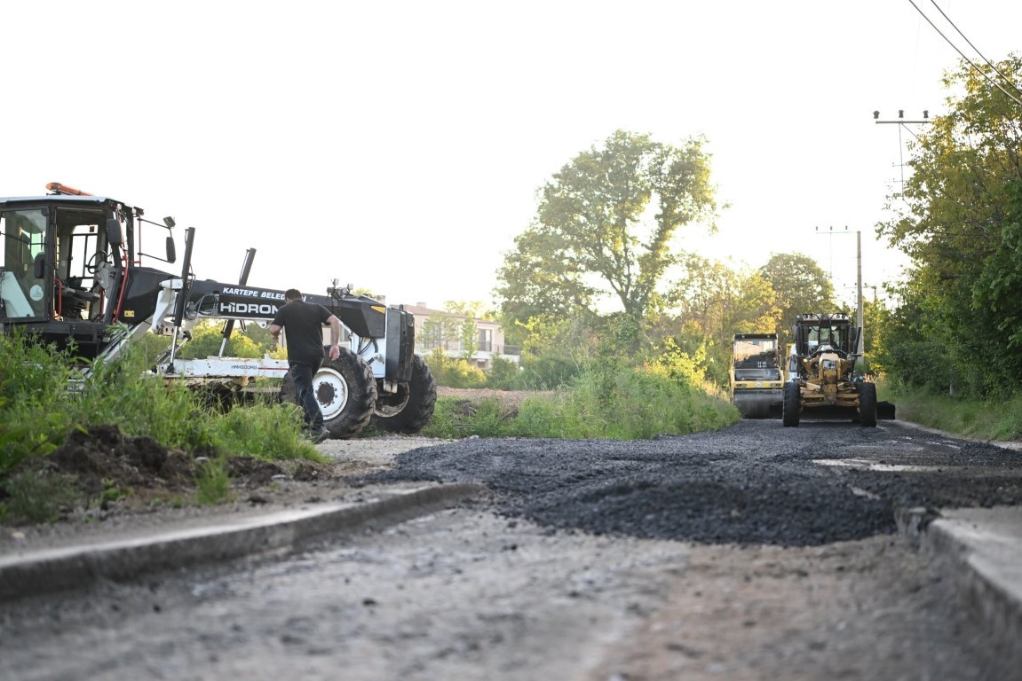 Suadiye Mahallesi’ne bin 720 tonluk asfalt serildi