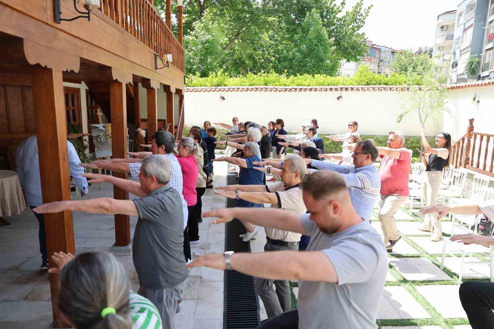 Merkezefendi Belediyesi sağlıklı yaş almada ve hareketliliğin &ouml;nemini anlattı
