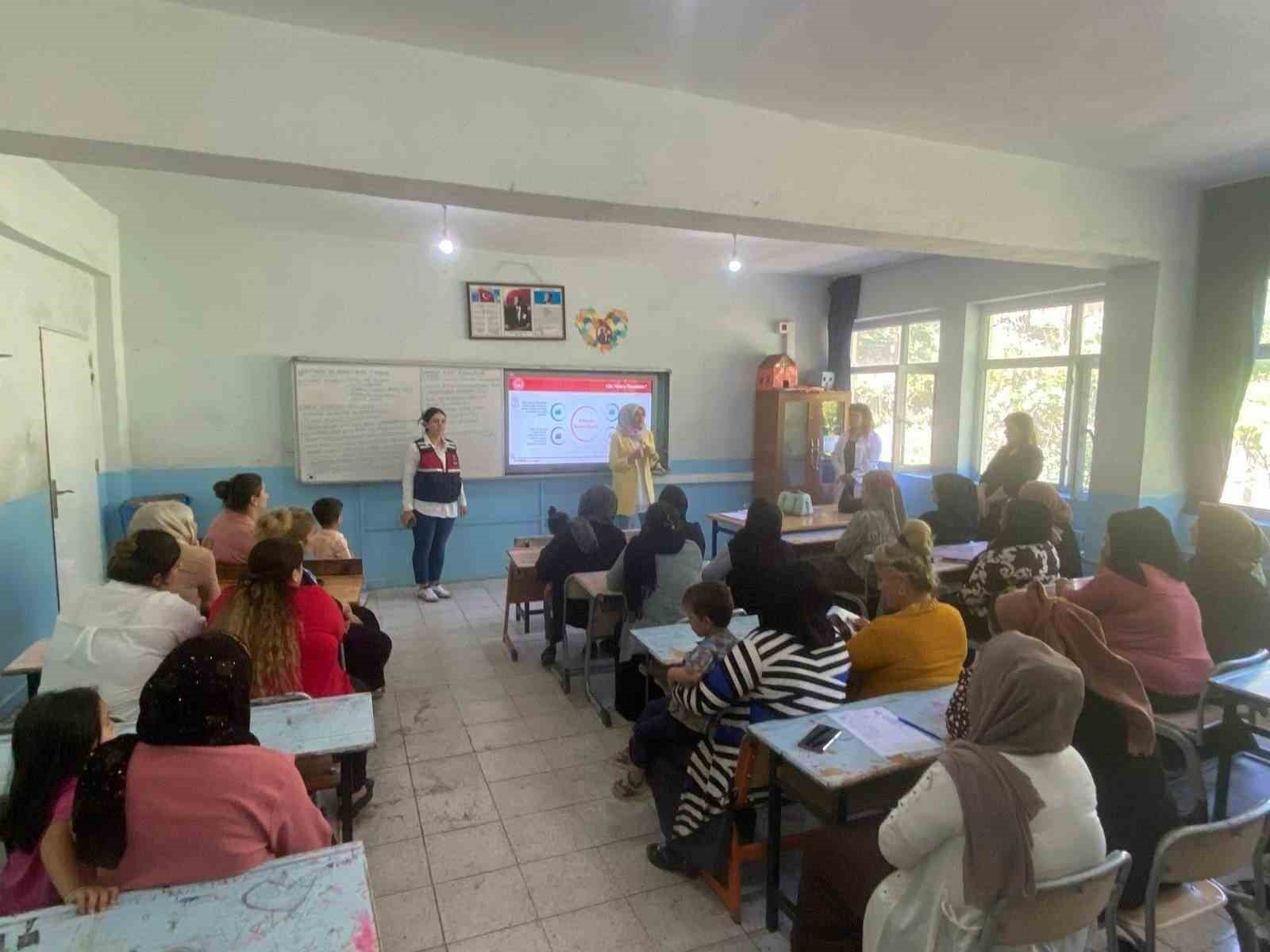 Şırnak’ta kadına şiddetle mücadele ve aile içi iletişim eğitimi