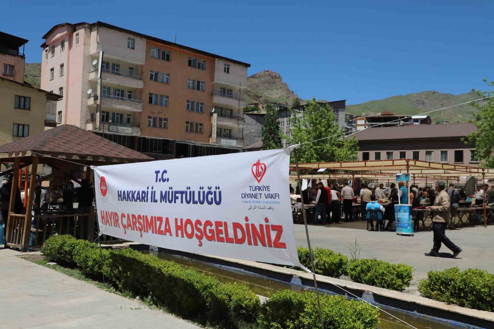 Hakkari&rsquo;de cami yararına hayır &ccedil;arşısı kuruldu
