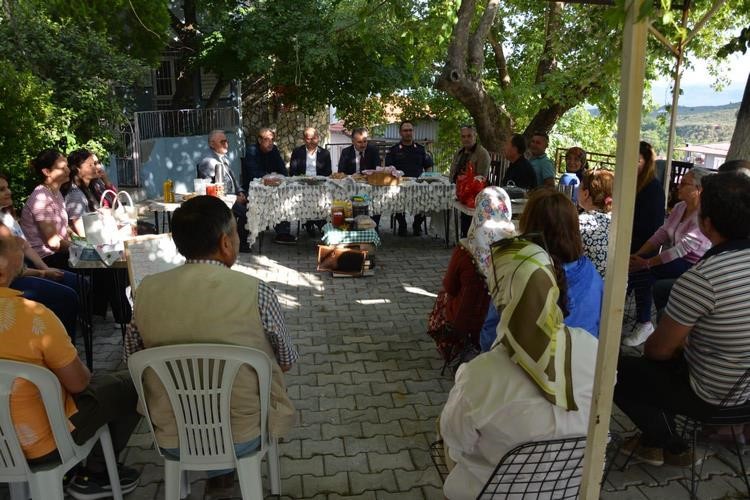 Edremit&rsquo;te Kaymakam Odabaşı&rsquo;ndan arıcı ziyareti
