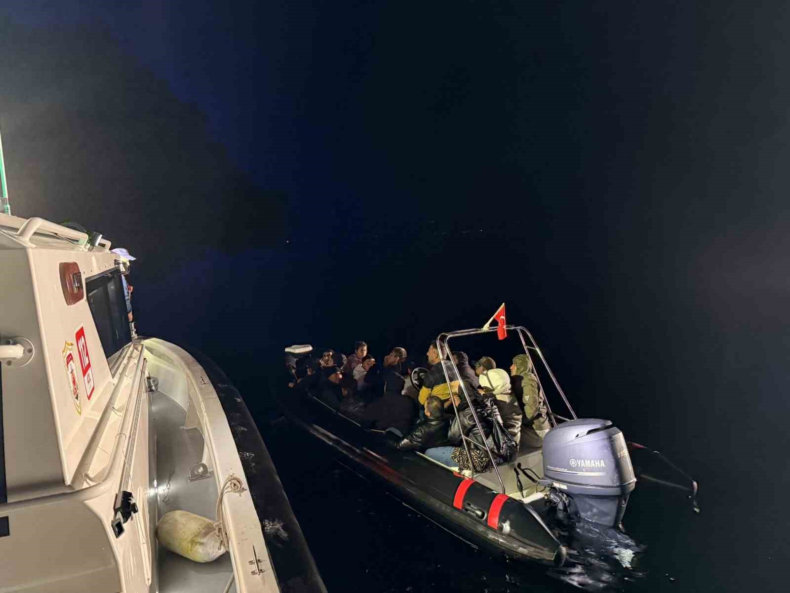 Sahil G&uuml;venlik 21 ka&ccedil;ak g&ouml;&ccedil;meni yakaladı, 46 g&ouml;&ccedil;meni kurtardı
