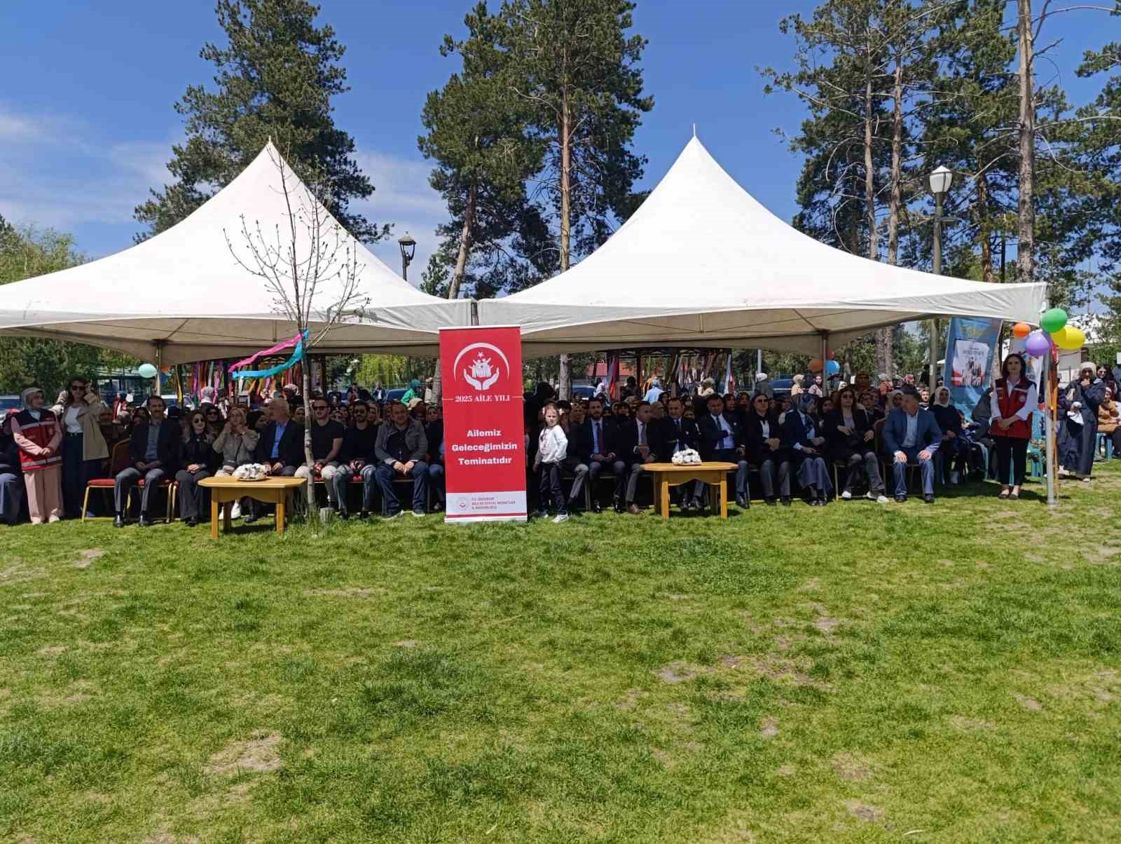 Erzurum&rsquo;da aile festivali renkli g&ouml;r&uuml;nt&uuml;lere sahne oldu
