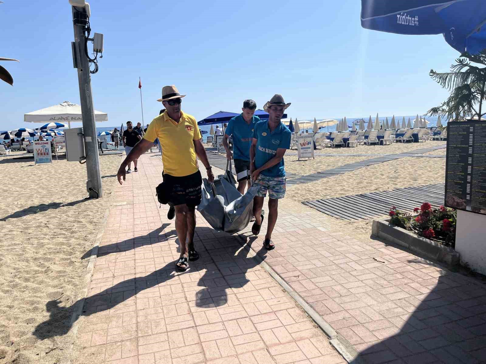 Alanya’ya tatile gelen Alman turist sahilde hayatını kaybetti