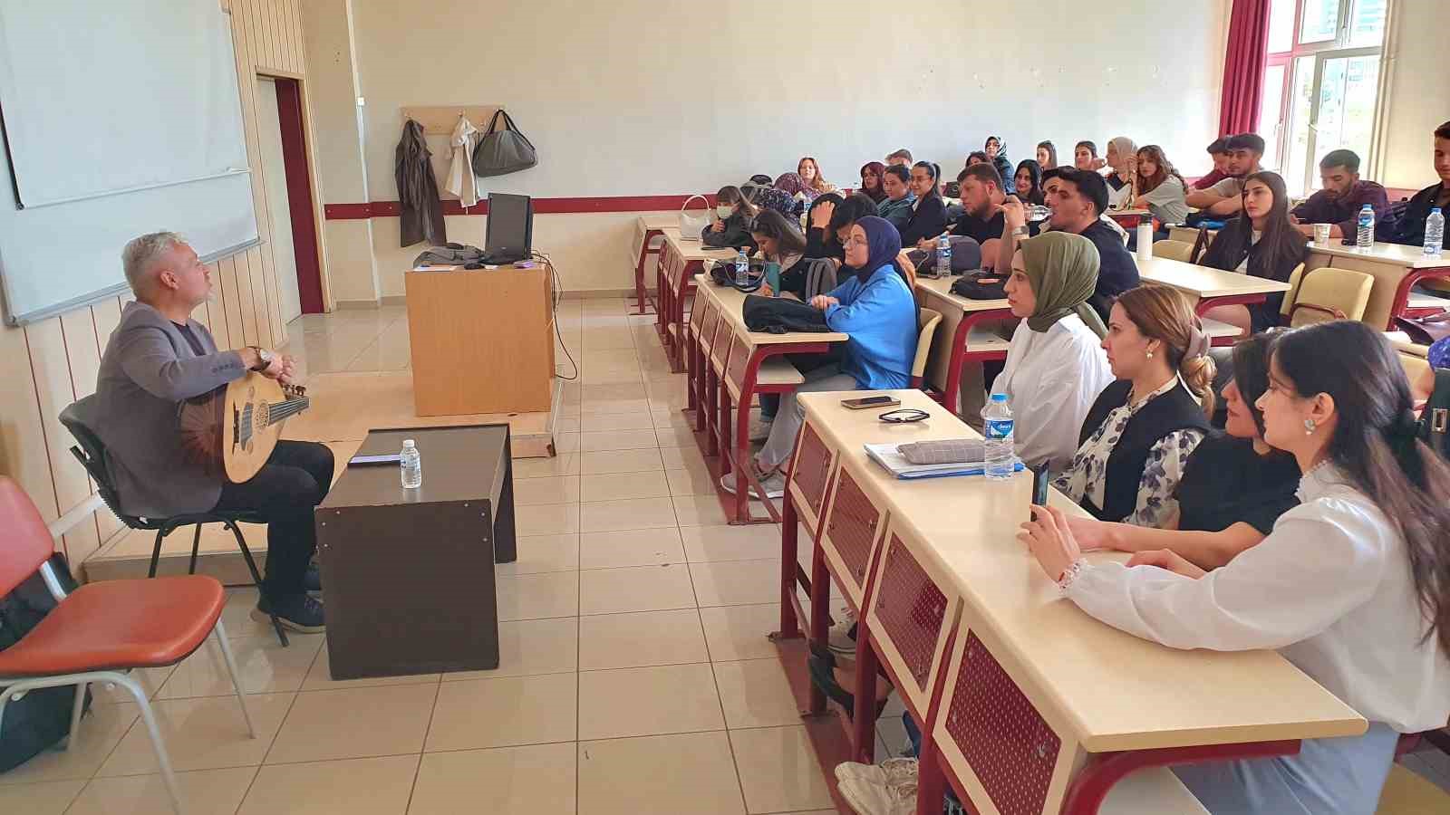 Atatürk Üniversitesi Turizm Fakültesi’nde Erzurum Türküleri ve Faruk Kaleli konuşuldu