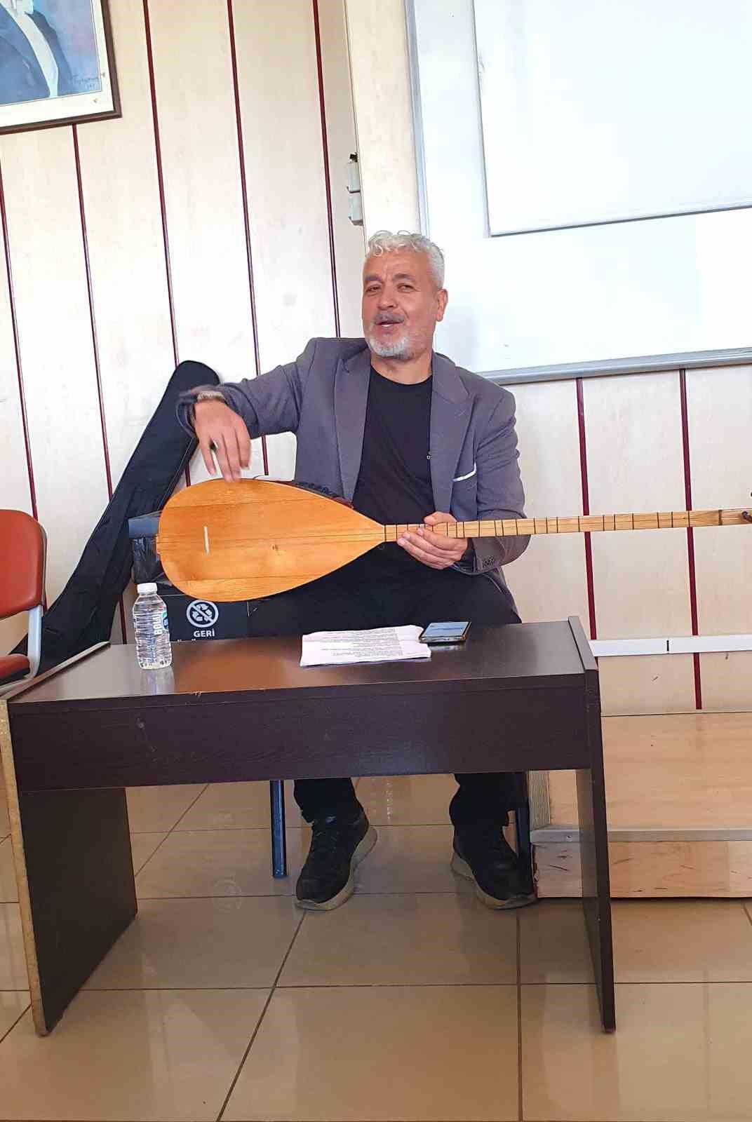 Atat&uuml;rk &Uuml;niversitesi Turizm Fak&uuml;ltesi&rsquo;nde Erzurum T&uuml;rk&uuml;leri ve Faruk Kaleli konuşuldu
