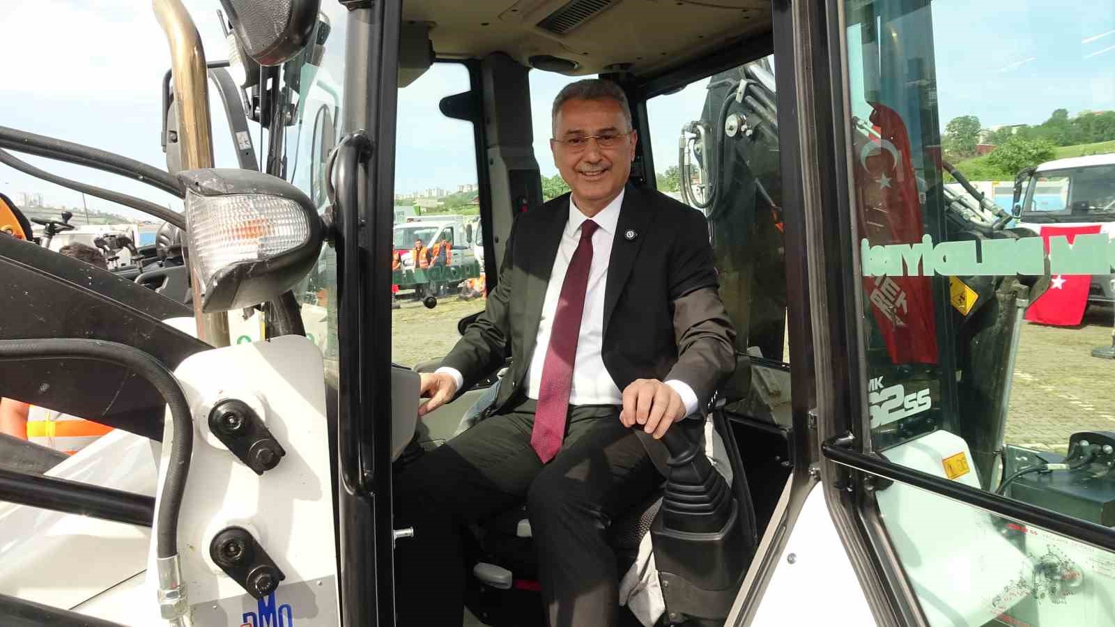 İlkadım&rsquo;da temizlikte milyarlık d&ouml;n&uuml;ş&uuml;m: 40 ara&ccedil;lık dev adım
