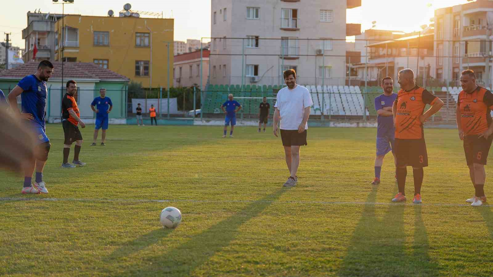 Belediye personeli ile muhtarlar dostluk manda bulutu
