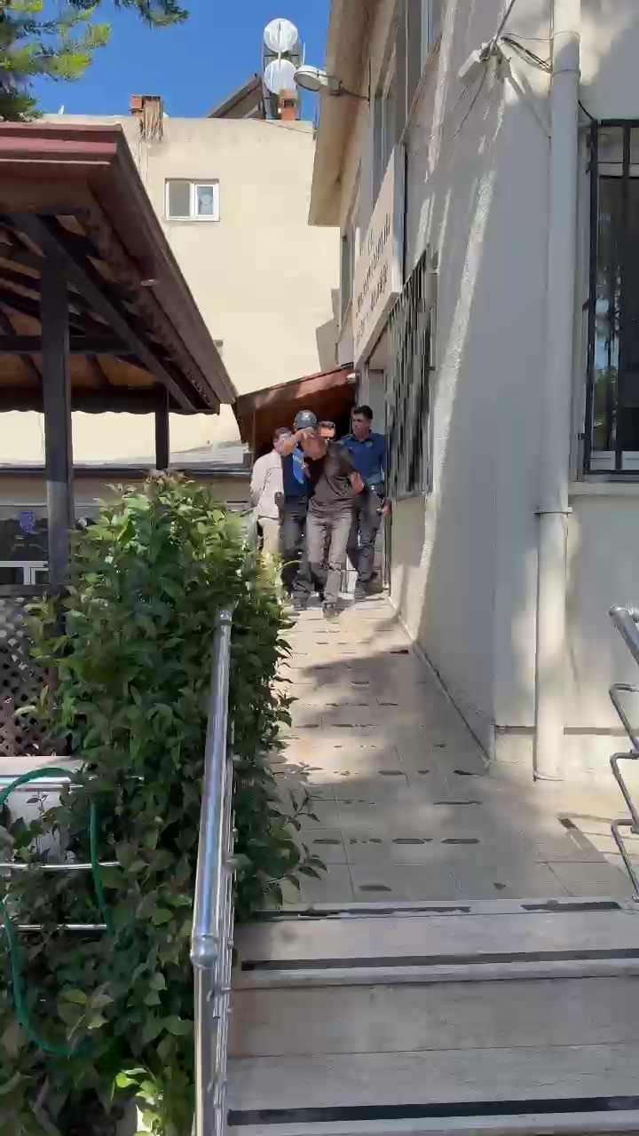 Bursa’da 10 yıl hapis cezasıyla aranan şüpheli kovalamaca sonucu yakalandı