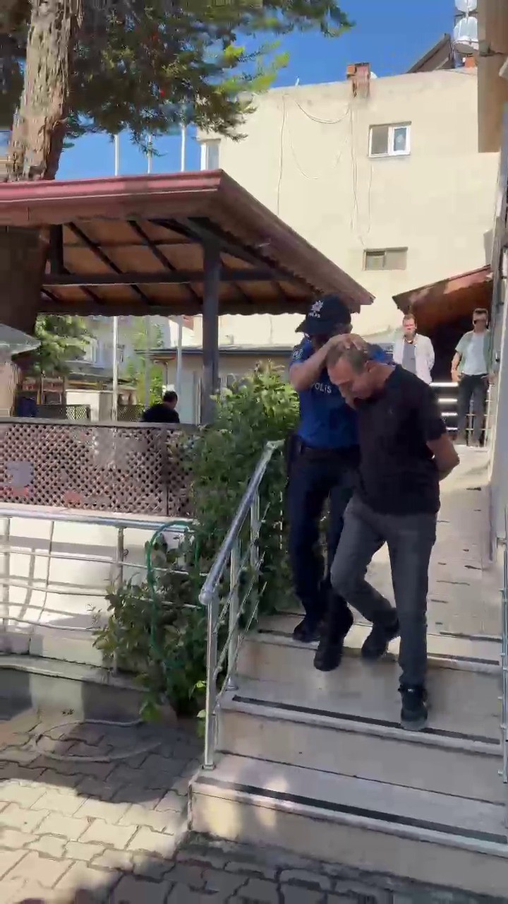 Bursa’da 10 yıl hapis cezasıyla aranan şüpheli kovalamaca sonucu yakalandı