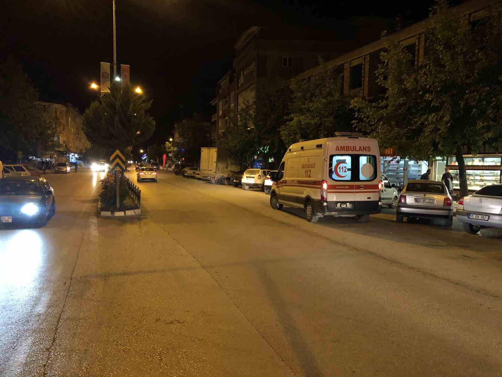 Taşova’da yaşlı adama çarpan motosikletli olay yerinden kaçtı