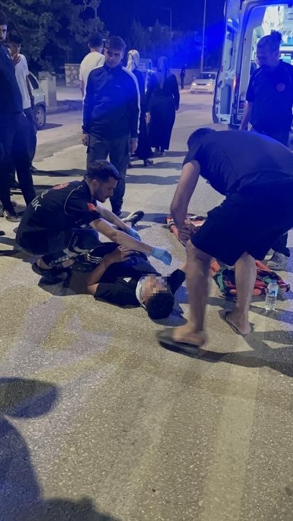 Otomobil ile motosiklet çarpıştı: 1 yaralı