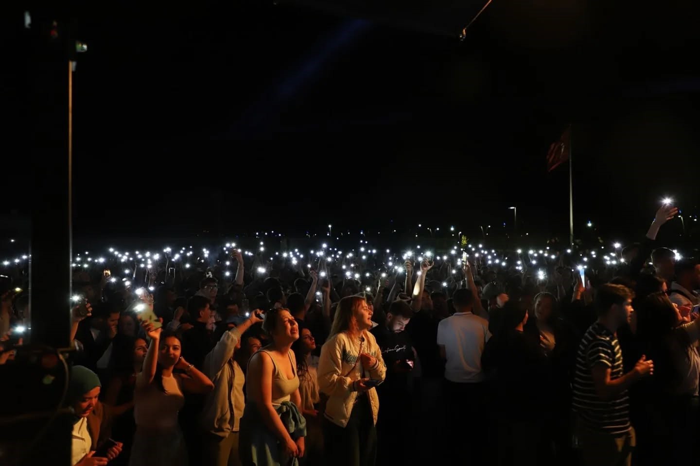 Öğrenciler konserle stres attı