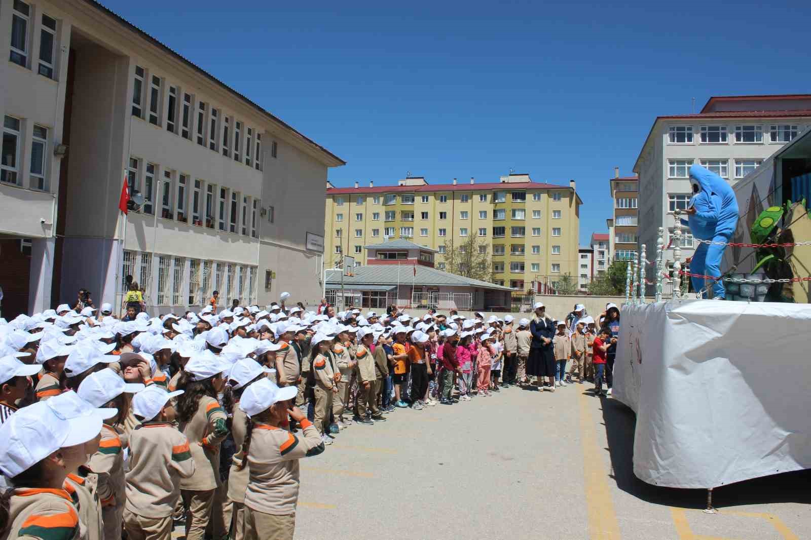 Su tasarrufunu tiyatro ile öğreniyorlar
