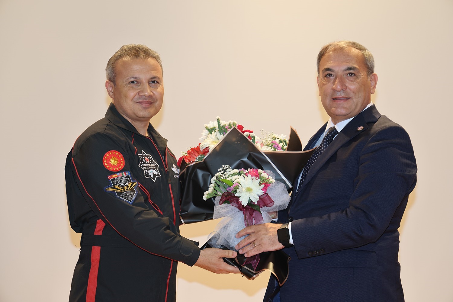 Türkiye’nin ilk astronotu Alper Gezeravcı ATÜ’de öğrencilerle buluştu