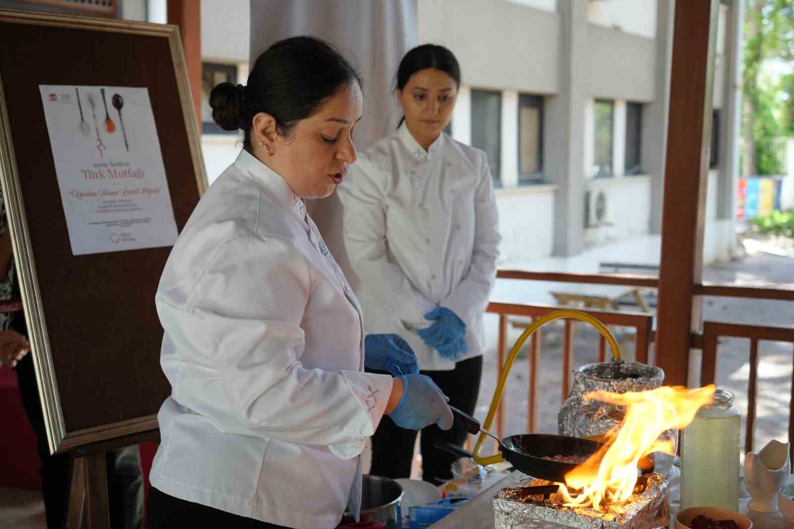 Antalya&rsquo;da nineden toruna miras: G&uuml;l&uuml;kl&uuml; &ccedil;orbası buluşması
